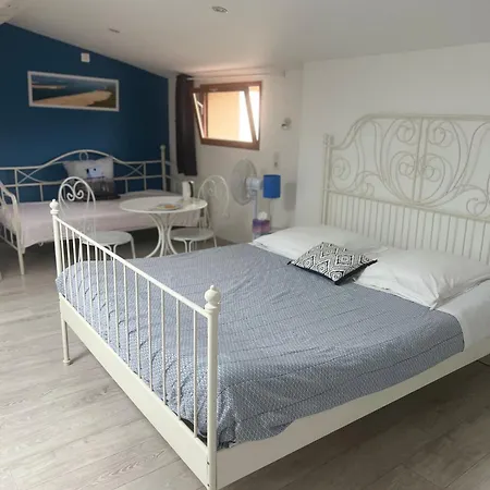 בית הארחה Le Medoc De Clemence 3*